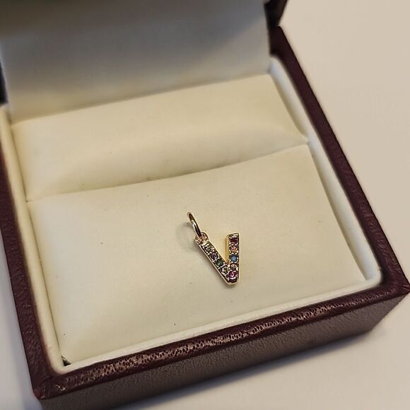 Dainty V Initial Rhinestone Charm Pendant Gold Tone - Picture 2 of 4